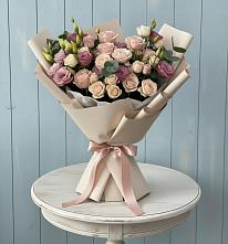 Букет цветов из:  Розы и Лизиантусы в Старые Атаги