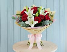 Букет цветов из:  Лилии и Розы в Старые Атаги