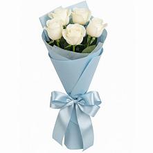 Букет 5 Белых роз Проуд в Старые Атаги
