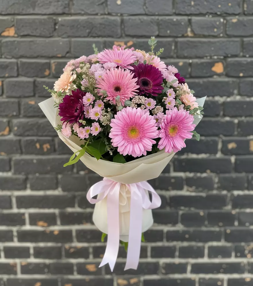 Букет цветов из: Герберы и Хризантемы в Старые Атаги