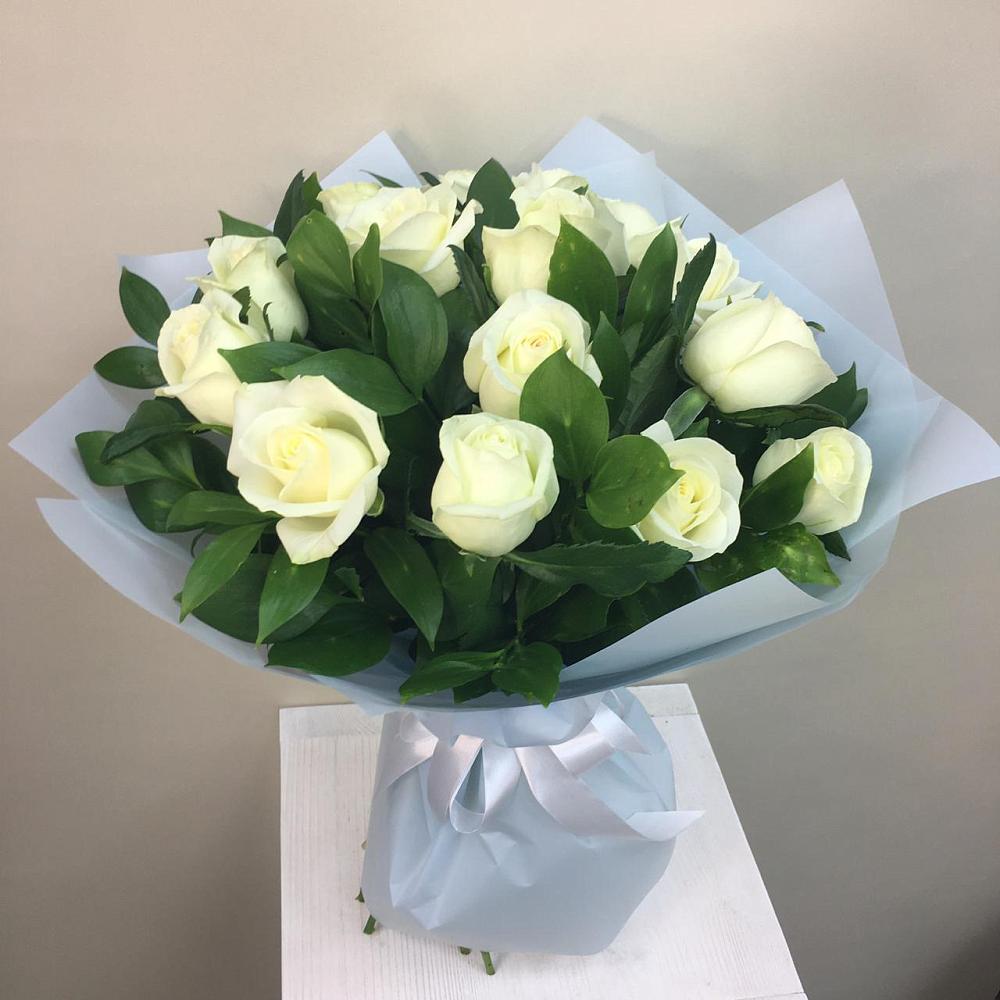 Букет 15 Белых роз Проуд в Старые Атаги