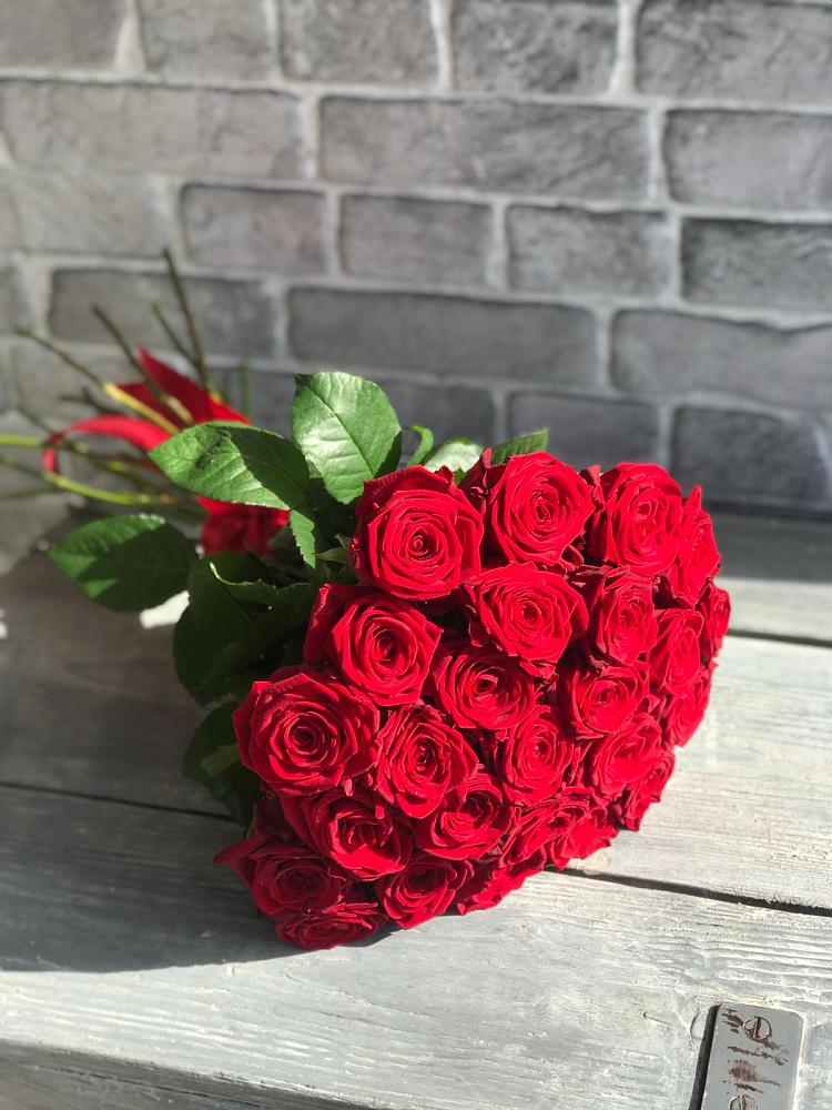 Букет Красные розы Фридом в Старые Атаги