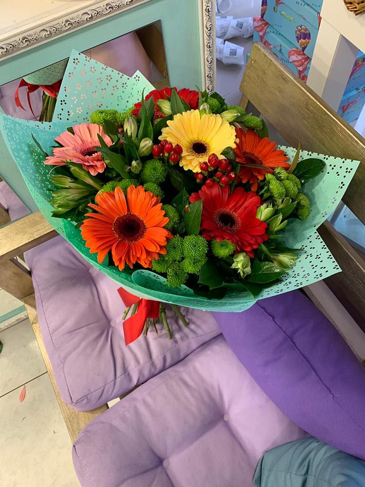 Букет цветов из: Герберы, Хризантемы и Альстромерии в Старые Атаги