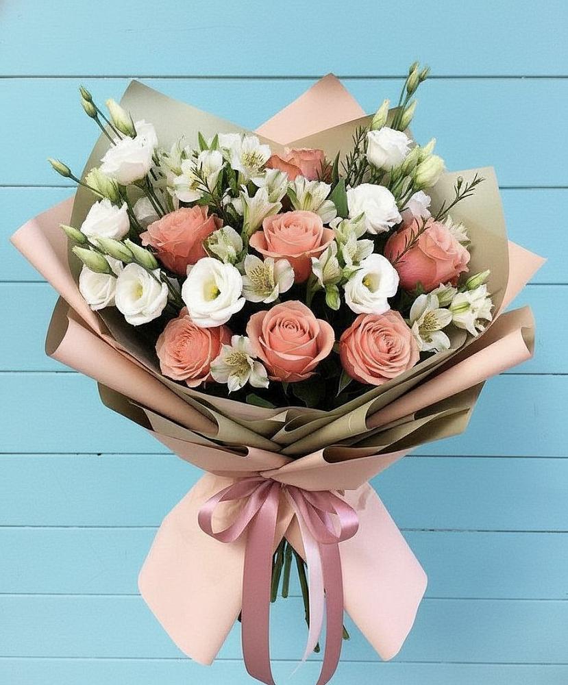 Букет цветов из: Розы, Альстромерии и Лизиантусы в Старые Атаги