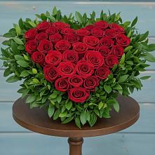 Цветочная композиция из Розы в виде сердца в Старые Атаги