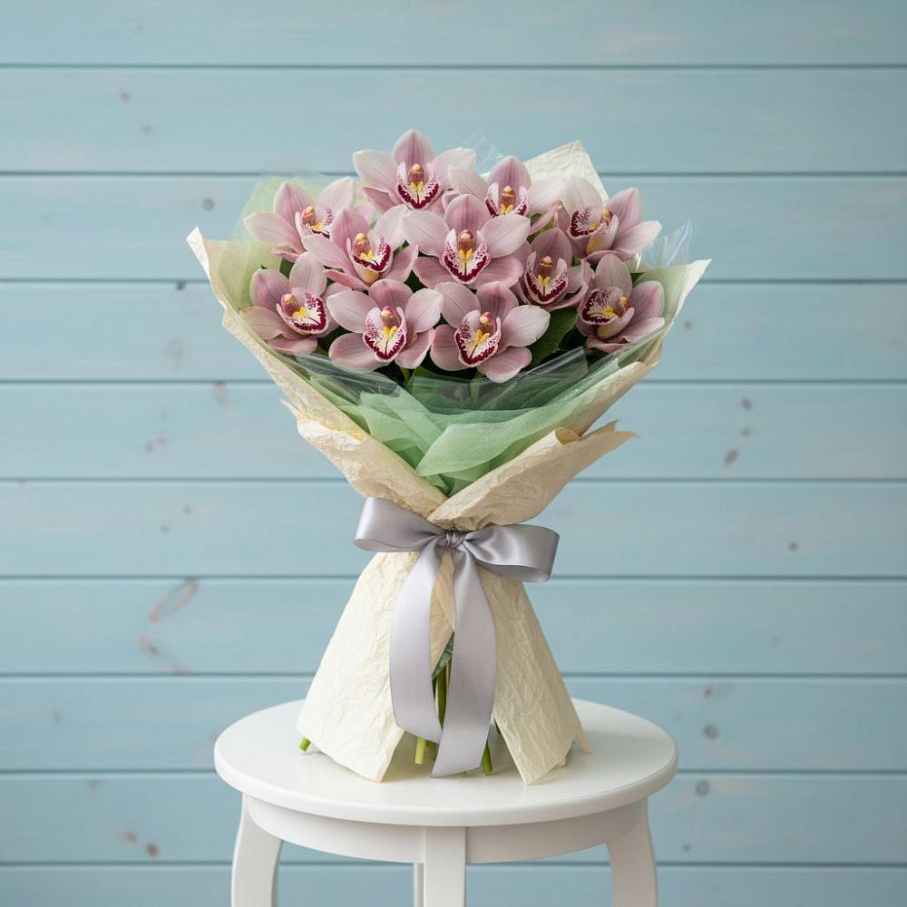 Букет цветов из: Орхидеи и Розы в Старые Атаги