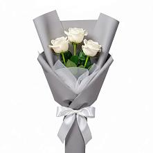 Букет 3 белые розы в Старые Атаги