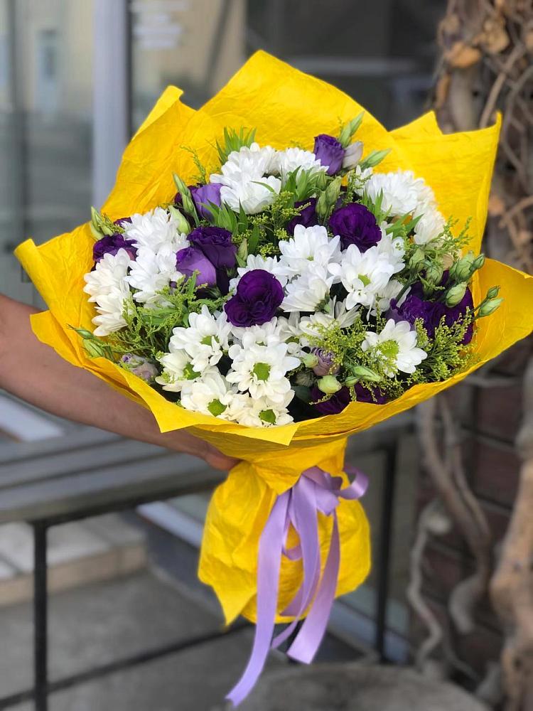 Букет цветов из: Ирисы, Хризантемы и Ромашки в Старые Атаги