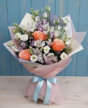 Букет цветов из:  Лизиантусы, Розы, Альстромерии и Гипсофила в Старые Атаги