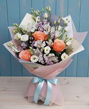 Букет цветов из:  Лизиантусы, Розы, Альстромерии и Гипсофила в Старые Атаги