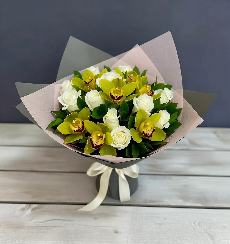 Букет цветов из: Орхидеи и Розы в Старые Атаги