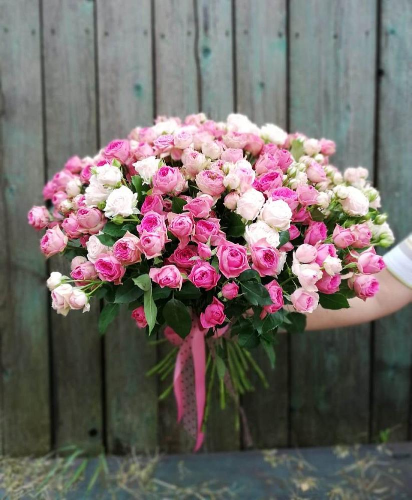 Букет Розовые кустовые розы Натали и Лав Лидия в Старые Атаги