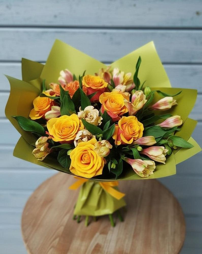 Букет цветов из: Альстромерии и Розы в Старые Атаги