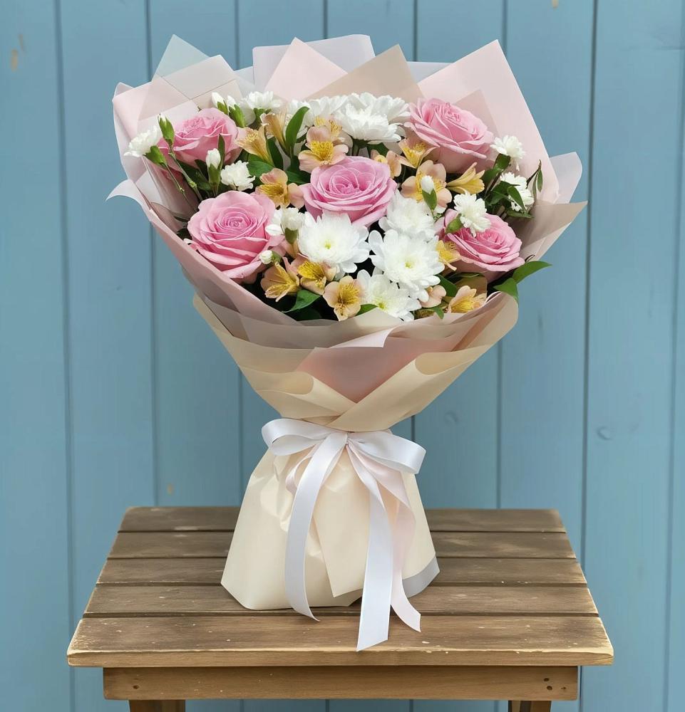 Букет цветов из: Гвоздики, Орхидеи и Розы в Старые Атаги