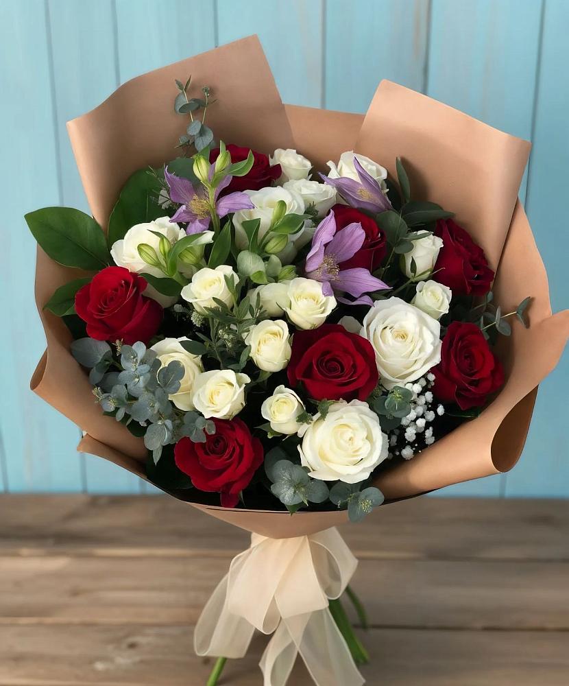 Букет цветов из: Розы и Альстромерии в Старые Атаги
