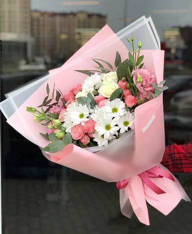 Букет цветов из: Розы, Лизиантусы и Хризантемы в Старые Атаги