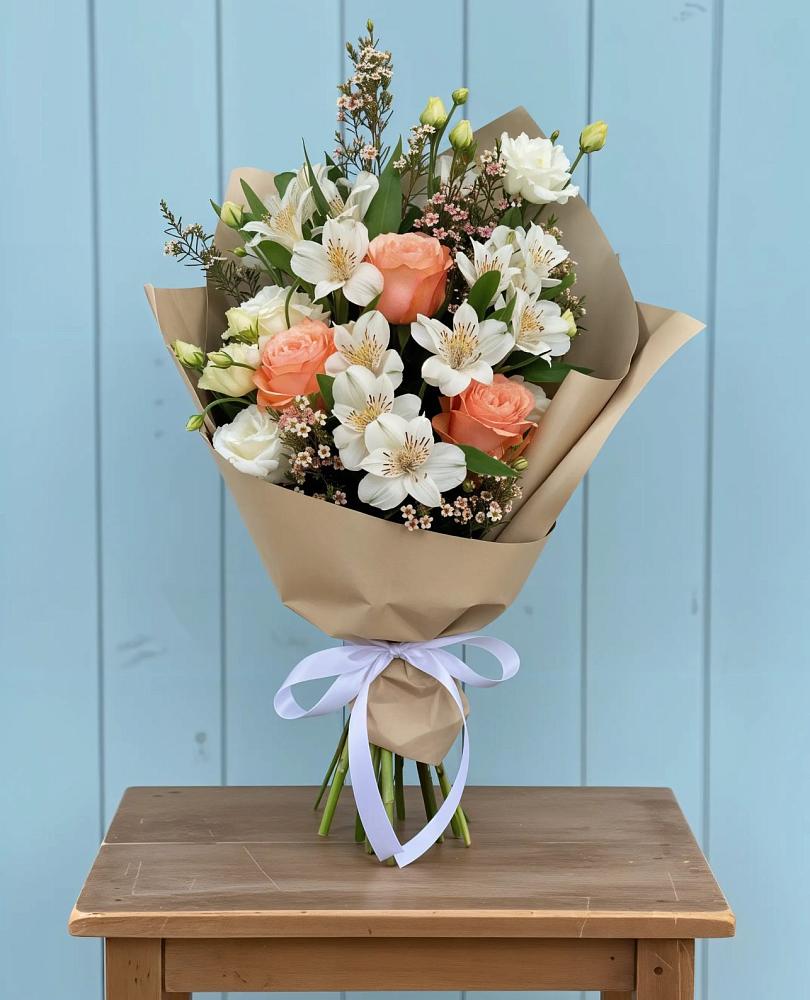 Букет цветов из: Альстромерии, Лизиантусы, Розы и Хризантемы в Старые Атаги